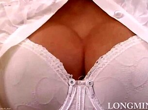 long mint self-sucks her sexy ladyboy cock