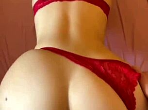big ass college coed asks if red makes butt bigger?