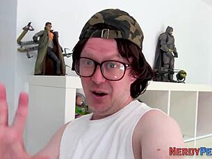 Fuck yeah, that Leeds nerd fingerbangs skinny British babe hard!