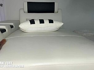 i squirt nonstop for a full minute wow 😩💦🔥