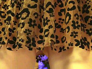 Sexy skirt girl forgot panties big pussy tease