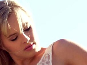 Jillian Janson cums naturally outdoors loving every touch 😍🌿