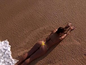 Wow, Sexy Surf Models Bounce in Slo-Mo Outdoor Bliss at 1000fps!