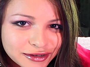 Juicy Latina babe squirts in squirting feet interview casting