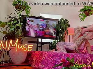 tattooed babe nichole saphir loses control ridin' that huge cock oh god!