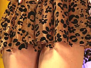 Sexy skirt girl forgot panties big pussy tease