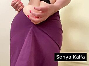 Curvy stepmom's big ass tempts in new skirt fuck try