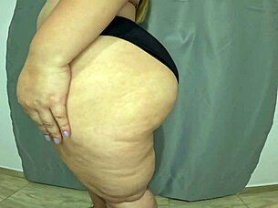 Shaking My Fat Ass Big Pussy Lips Bounce