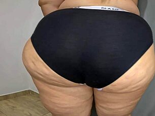 Shaking My Fat Ass Big Pussy Lips Bounce