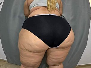 Shaking My Fat Ass Big Pussy Lips Bounce