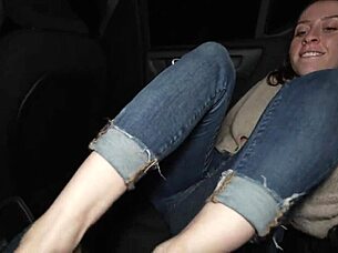 RISKY CAR DOGGING WITH COLLEGE SLUT SCREAMING!