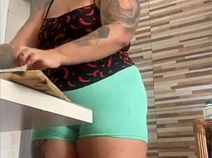 Swollen Pussy BBW Flashes Her Fattest View Ever!