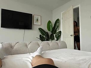 ALEXA CHAINS Bounces Her Big Ass on Thick Cock!