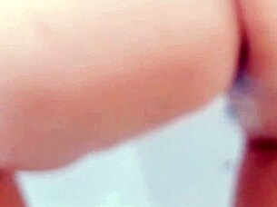 Innocent teen's steamy bath twerk tempts wildly