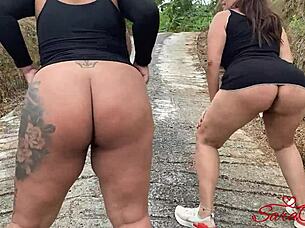 we get naughty flashing curves in supermarket