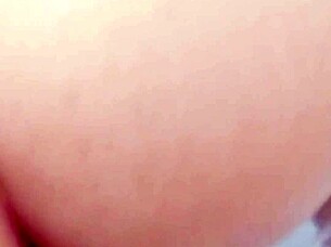 Innocent teen's steamy bath twerk tempts wildly