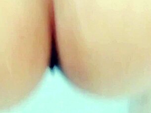 Innocent teen's steamy bath twerk tempts wildly