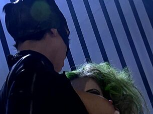 katwoman jennifer dark sneaks into prison cage for steamy 3way