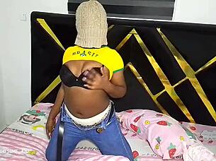 hey horny ebony babe shakes big ass while masturbating wildly