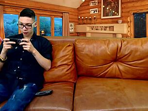 sexy colombian babe pussy fucked live webcam show?