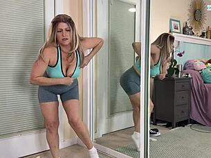 tabithaxxx's sexy milf gym workout clothes try-on haul