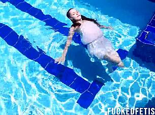 does yessica bunny crave underwater wet pussy contractions?