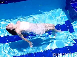 does yessica bunny crave underwater wet pussy contractions?