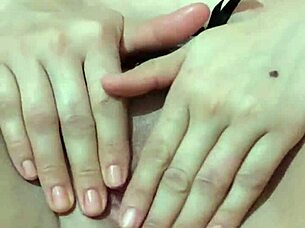 Arab Babe Close-Up Wet Pussy Fingering Masturbation Scream!