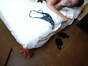 PAWG MILF TEMPTED BY HUGE BBC FACEFUCK CUMSHOT!