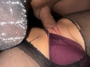 Follando mi senora en medias tanga se viene duro amateur