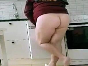 Hey Zea812 show your sexy trans ass feet