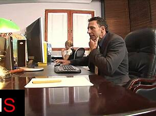 Blonde secretary, ready to split your cock in pussy ass? 🍆