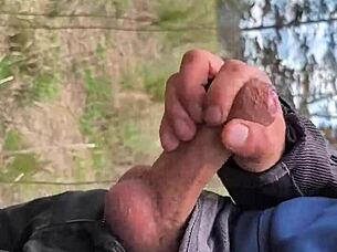 wanna see my huge cock flashed outdoors while ladies watch from afar?