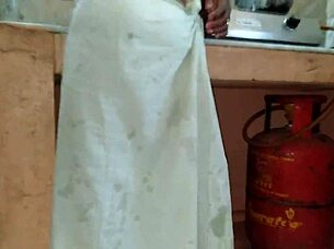 I get horny watching maid carrot pussy fuck kitchen