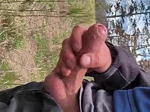 wanna see my huge cock flashed outdoors while ladies watch from afar?