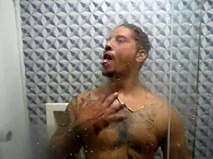 Hey, you invited this naughty Brazilian for bath and fucked her pussy till cum!