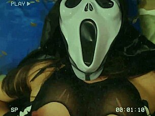 horny ghostface girlfriend sneaks in for doggystyle creampie pounding