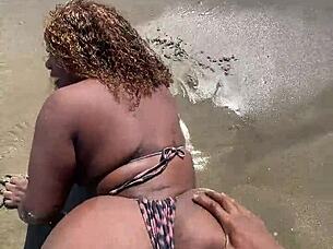 i fuck her she squirts evrywhere ohhh damn