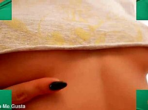 Teen gym ass bulges roundest in spandex leggings