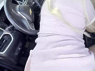 Stranded Latina Fucks Stranger on Highway for Help