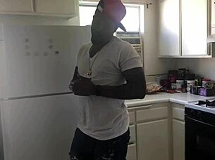 will baddie sizi sev kneel for that monster cock facial?