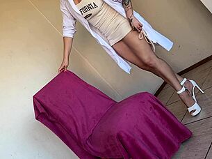 blindfolded redhead latina gives sloppy deepthroat on oiled big cock 😏💦