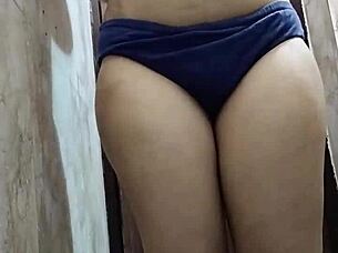 Indian Riya Thakur Bathes Naked for Boyfriend!