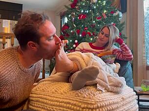 i can't resist santa's wrinkled feet licking obsession