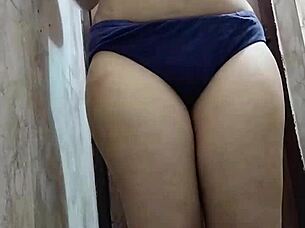 Indian Riya Thakur Bathes Naked for Boyfriend!