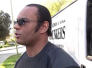 gorgeous chunky brunette reyna cruz rides missionary deep