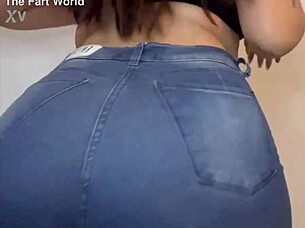 Lula's jeans fart from huge ass tempts you?