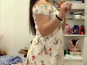 spanish 23yo girl's upskirt skirt voyeur descuido