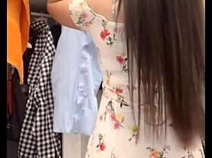 spanish 23yo girl's upskirt skirt voyeur descuido