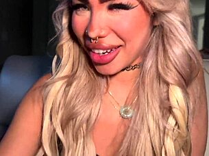 Luna Luxe Blows Bubbles In Hot Household Fuck